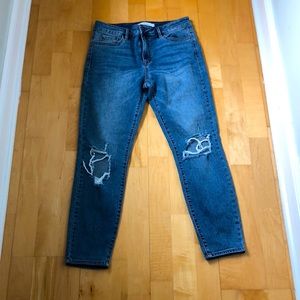 Carly jean Los Angeles